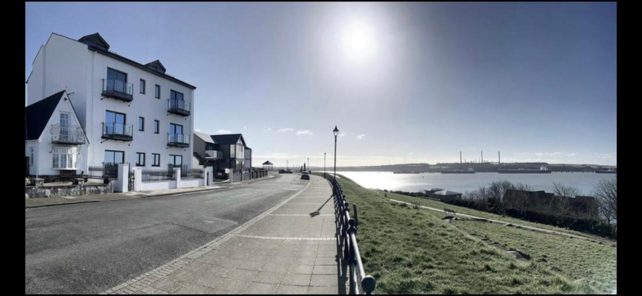 Flat 3, Murray Crescent House Acomodação com café da manhã Milford Haven Exterior foto